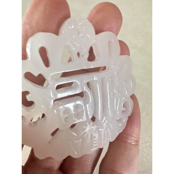 Antique 1800s 19th century Qing Dynasty Chinese hand carved white jade pendant - Picture 4 of 8